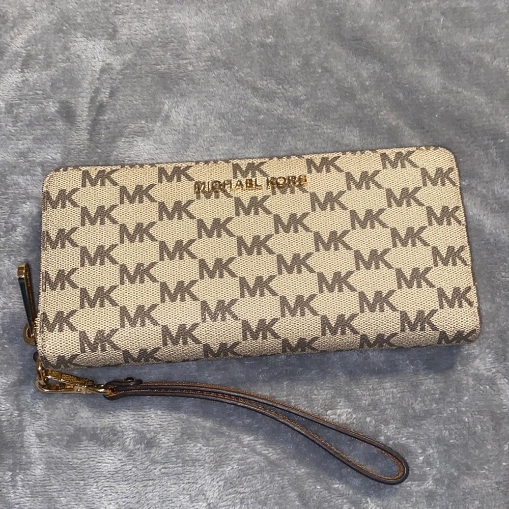 Michael Kors wallet